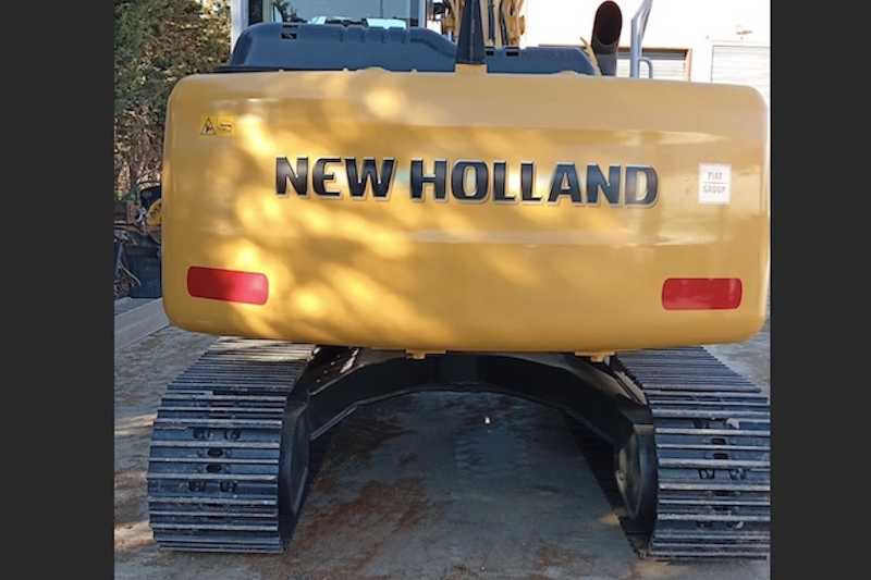 OmecoHub - Immagine NEW HOLLAND E135B